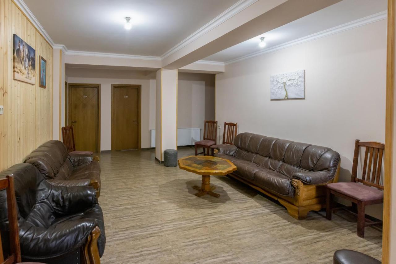 Gp Rooms Stepantsminda Exterior foto